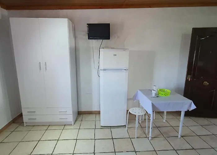 Estudios Con Piscina Compartida En Conil. Cádiz