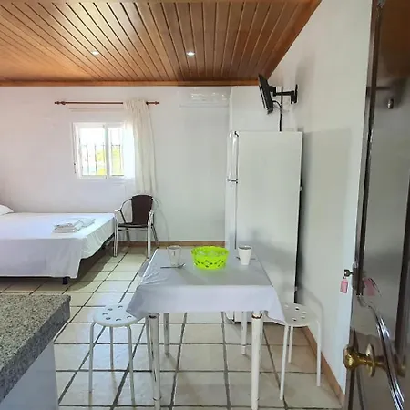 Estudios Con Piscina Compartida En Complejo Rural El Mayorazgo *